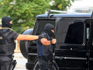 «Ύποπτο» πακέτο στην οικία του Αμερικανού πρέσβη στους Αμπελόκηπους - Αποκλείστηκε το ενδεχόμενο βόμβας (φωτό) (upd)
